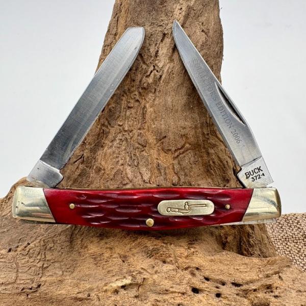 BUCK 372 Collector’s Edition 2006 Two Blade Red Bone Muskrat Folding Knife (116)