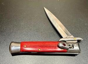 Italian-Style Swing-Guard Leverlock Stiletto