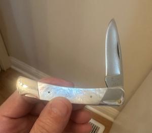 Buck 501 Lockback w/ Beautiful Mother of Pearl Handles. Mint Condition!