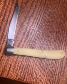 CASE 1970-71 YELLOW FARMER TRAPPER