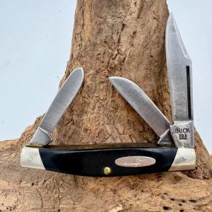 BUCK CADET 303 Pocket Knife USA Pre 1972 Black Sawcut Delrin 3 Blade Folder(192)