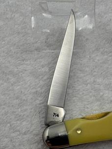 Camillus USA Vintage 2 Blade Yello Jaket Muskrat Pattern # 714 Pocket Knife (#21)