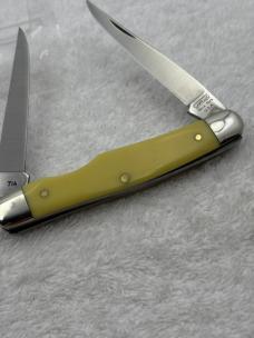 Camillus USA Vintage 2 Blade Yello Jaket Muskrat Pattern # 714 Pocket Knife (#21)
