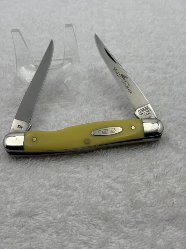Camillus USA Vintage 2 Blade Yello Jaket Muskrat Pattern # 714 Pocket Knife (#21)