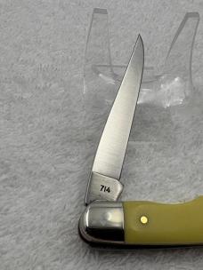 Camillus USA Vintage 2 Blade Yello Jaket Muskrat Pattern # 714 Pocket Knife (#21)