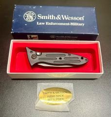 Vintage ‘90s Smith & Wesson U.S. Army Issue