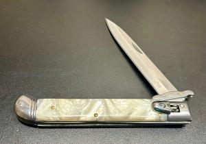 Italian-Style 11 Swing-Guard Leverlock Stiletto Cracked-Ice Scales