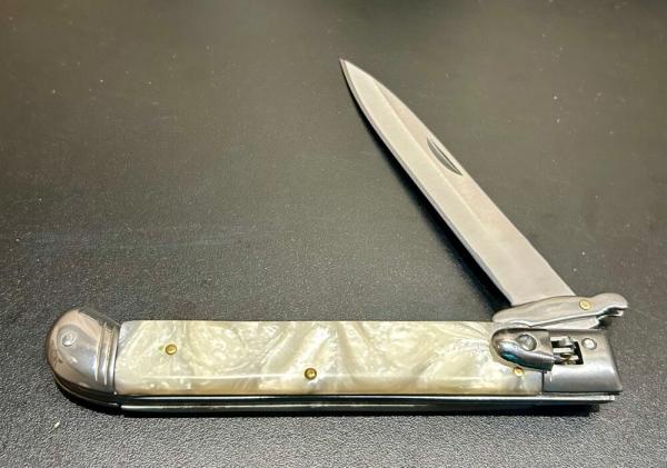 Italian-Style 11” Swing-Guard Leverlock Stiletto, Cracked-Ice Scales