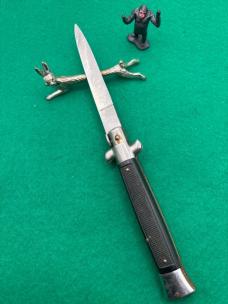 Vintage Unstamped Italian Stiletto with Checkered Plastic Scales