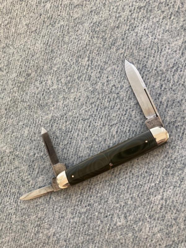 Antique ULSTER KNIFE CO., Equal-End, Whittler Pattern Pocket Knife