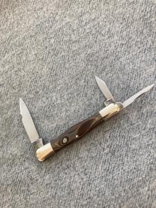Antique ULSTER KNIFE CO., Swell-Center with Bar Shield, Whittler Pattern Pocket Knife