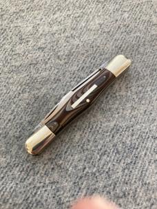 Antique ULSTER KNIFE CO., Swell-Center with Bar Shield, Whittler Pattern Pocket Knife