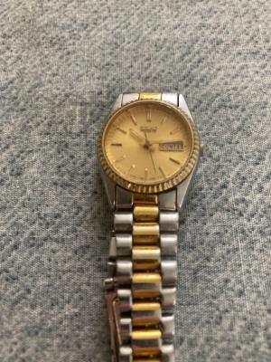 Vintage RARE SEIKO, Quartz, Date, Ladies Stainless-Link Band Wrist Watch