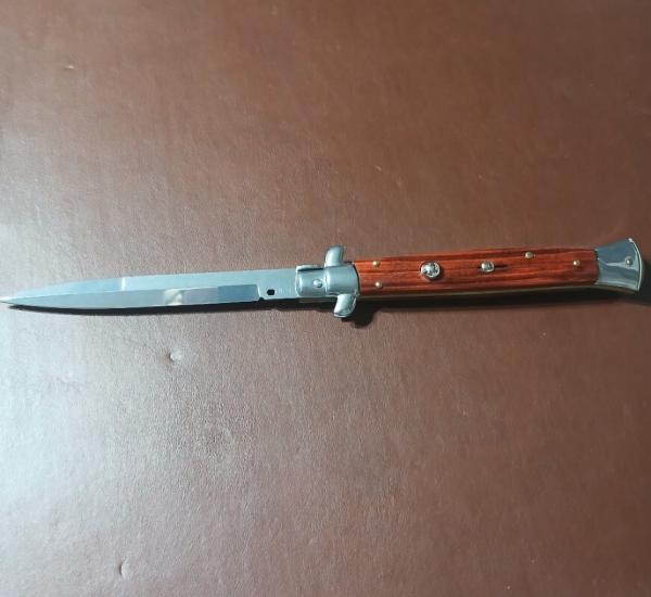 11" FRANK BELTRAME STILETTO WITH NATURAL RED HEART WOOD HANDLES AND A 4MM BAYONET BLADE