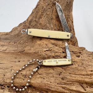 USA Keychain Pocket Knife Lot Of 2 Vintage Folding Knives Single Blade 8