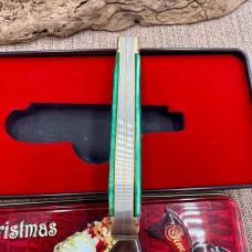 SCHRADE MERRY CHRISTMAS KNIFE COLLECTORS TIN 94GPBC BONE TRAPPER NEW OLD STOCK 