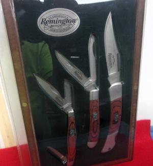 2007 3pc WOOD HANDLE REMINGTON SET KNIVES IN WOODEN DISPLAY MINT