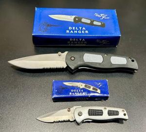 Vintage Pair of quotDelta Rangerquot Tactical Linerlock Pocket Knives