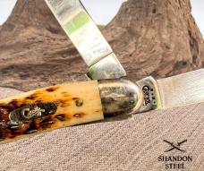 CASE XX 2001 USA 6318 SS 3 BLADE JIGGED BONE HANDLE FOLDING POCKET KNIFE (182)