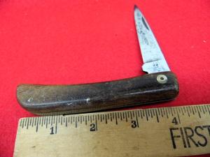 KISSING CRANE WOOD HANDLE APPROX 4" USED VINTAGE SINGLE BLADE FROM YEARS IN KNIFE ROLL