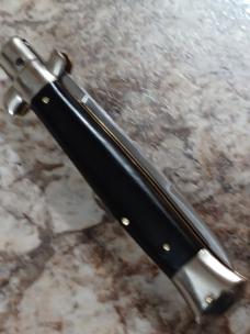 9" Vintage B.O.B.C. Dark Horn. 