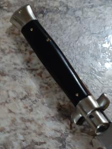 9" Vintage B.O.B.C. Dark Horn. 