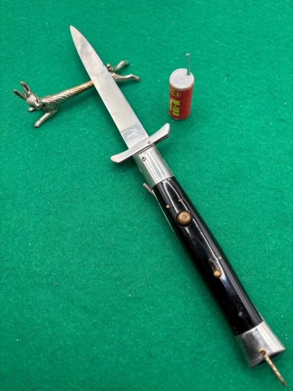 10.5” Rizzuto Estileto Milano Batwing with Swedge Blade