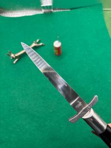 10.5” Rizzuto Estileto Milano Batwing with Swedge Blade
