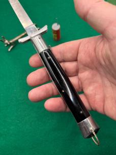 10.5” Rizzuto Estileto Milano Batwing with Swedge Blade