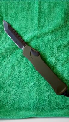 Heretic Knives Hydra OTF V3 Automatic Knife Green Tanto DLC Magnacut Blade