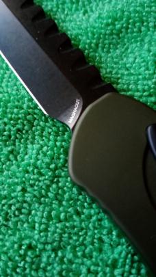 Heretic Knives Hydra OTF V3 Automatic Knife Green Tanto DLC Magnacut Blade