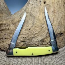 Camillus USA Vintage 2 Blade Yello Jaket Muskrat Pattern #714 Pocket Knife (162)