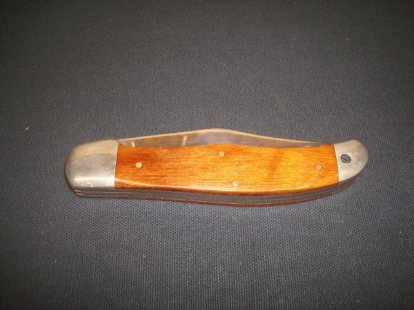 QUEEN RAWHIDE SERIES 4200 USA 440 STAINLESS TRAPPER KNIFE 1982