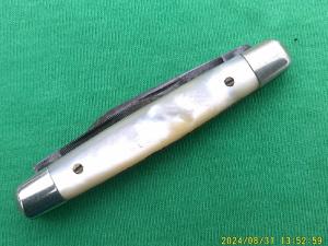 Miller Bros Pearl Splitback Whittler with Screws