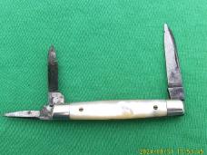 Miller Bro's Pearl Splitback Whittler with Screws