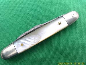 Miller Bros Cutlery Co Meriden Pearl Closed Backspring Whittler