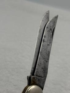 Schrade Walden Vintage 225UH 2 Blade Folding Hunter Pocket Knife Made In USA (#69