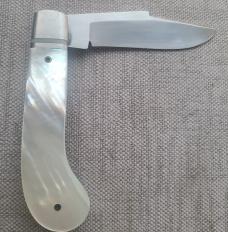 Vincenzo Balistreri MOP Sadddlehorn...Rwl34..4"..Fluted....colored Mosiac pin shield ..coa and slip 