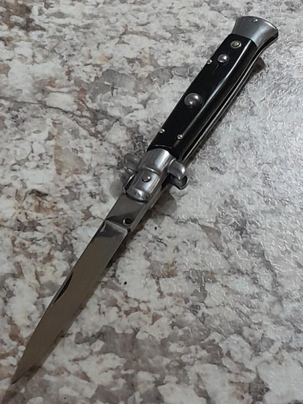 9" Vintage Edge Co. Stiletto. 