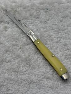 Camillus Vintage 710 Yellow Jacket Pocket Knife Made In USA (#71)