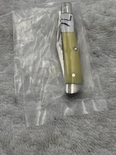 Camillus Vintage 710 Yellow Jacket Pocket Knife Made In USA (#71)