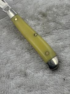 Camillus Vintage 710 Yellow Jacket Pocket Knife Made In USA (#71)