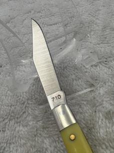 Camillus Vintage 710 Yellow Jacket Pocket Knife Made In USA (#71)