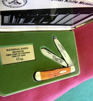 CASE XX 1984 NATIONAL KNIFE MUSEUM BONE 458 TRAPPER IN BOX VERY NICE
