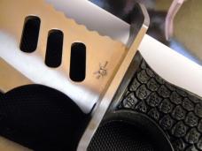 TAC ASSAULT SHEATH KNIFE NEW IN BOX FROM A FEW YEARS BACK WHAT AN EDGE WORTH THE PRICE
