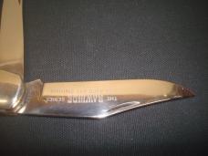 VINTAGE QUEEN RAWHIDE SERIES 4200 USA 440 STAINLESS TRAPPER KNIFE 82