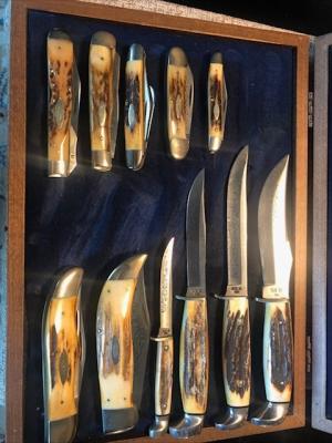 CASE XX Stag Blue Scroll Knife 11 Knives 1977 Wood Collector Box