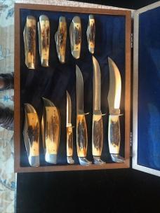 CASE XX Stag Blue Scroll Knife 11 Knives 1977 Wood Collector Box