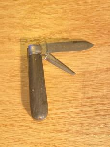 Ulster Knife Co. – 2-Blade Jack Knife – Punch Blade – Wood Handles – 3½” Closed