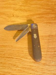 Ulster Knife Co. – 2-Blade Jack Knife – Punch Blade – Wood Handles – 3½” Closed